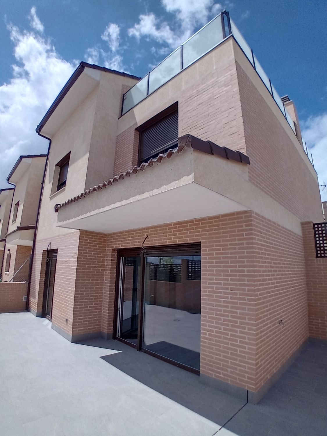 Exterior view of House or chalet to rent in Colmenar Viejo  with Heating, Terrace and Storage room