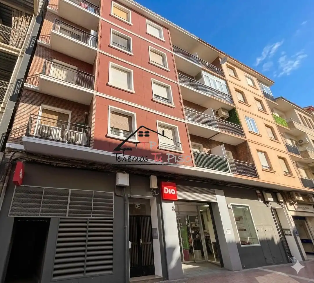 Vista exterior de Pis en venda en  Zaragoza Capital amb Calefacció, Terrassa i Moblat