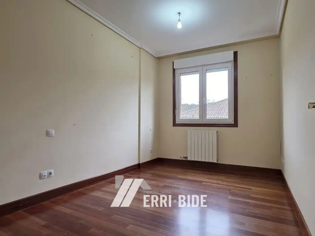 Habitación de Piso en venta en Mungia con Calefacción, Trastero y Balcón