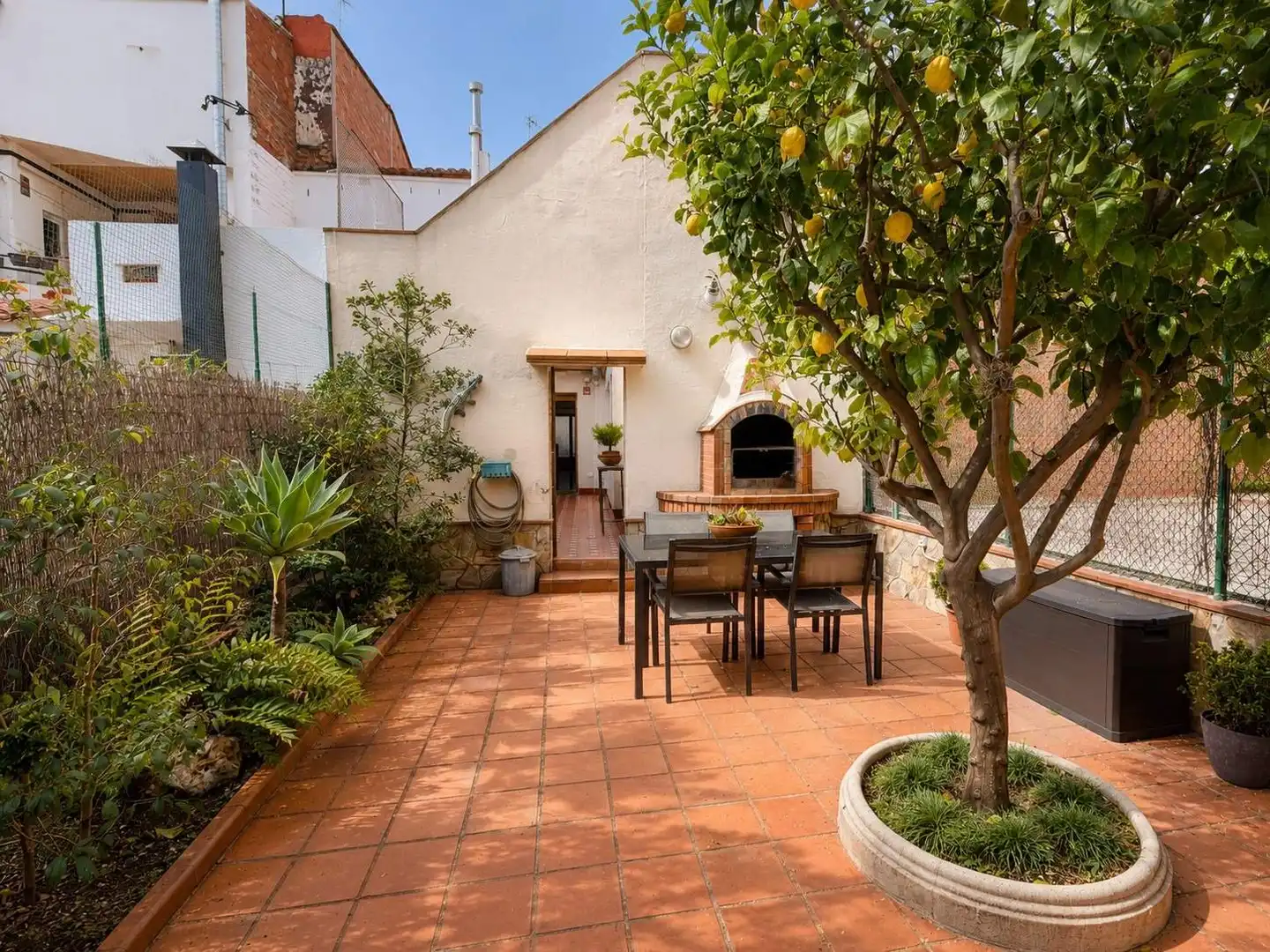 Terrassa de Casa o xalet en venda en Badalona amb Aire condicionat, Calefacció i Jardí privat