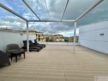 Penthouse with pool for sale in San Pedro de Alcántara