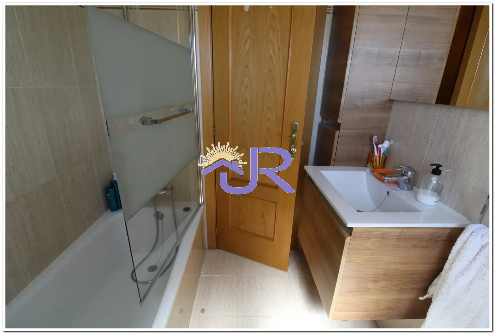 Baño de Piso de alquiler en Paracuellos de Jarama con Calefacción, Amueblado y Horno