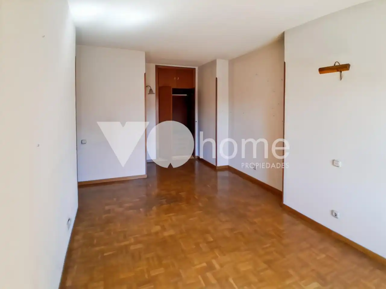 Bedroom of Flat for sale in Madrid  with Air Conditioner, Heating and Terrace