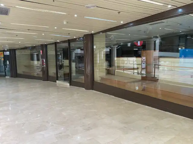 Local comercial en venta en Avenida de la Constitución, imagen 4