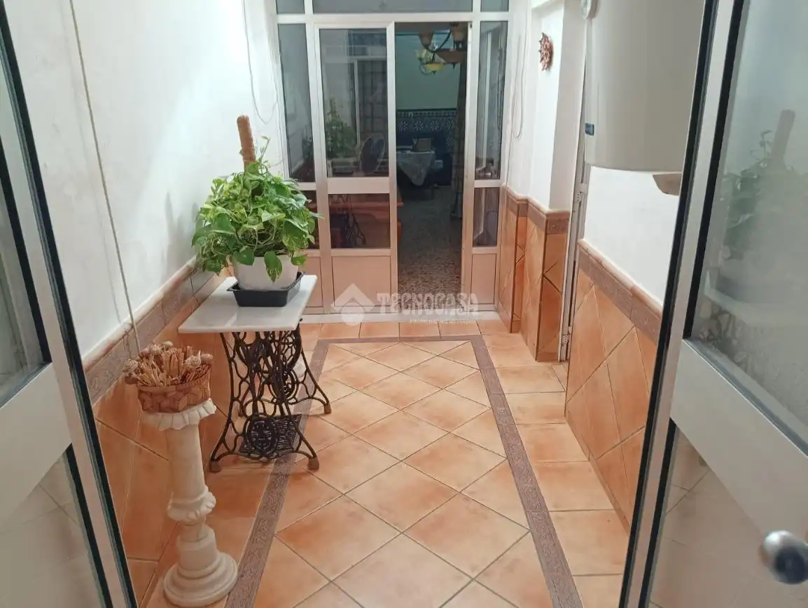 Detached homes for sale in Arahal  with Air Conditioner and Terrace