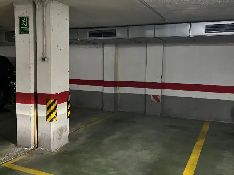 Parkplatz von Garage zur Miete in Valencia