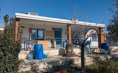 Vista exterior de Casa o xalet en venda en Castalla amb Jardí privat, Terrassa i Traster