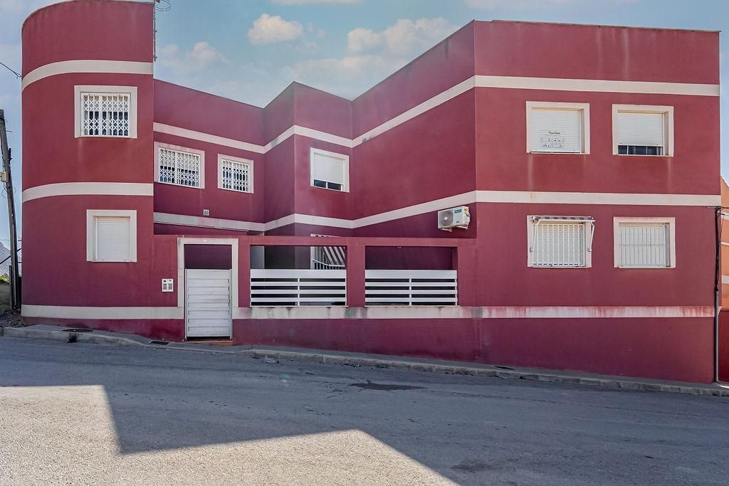 Vista exterior de Pis en venda en Orihuela amb Traster i Piscina comunitària