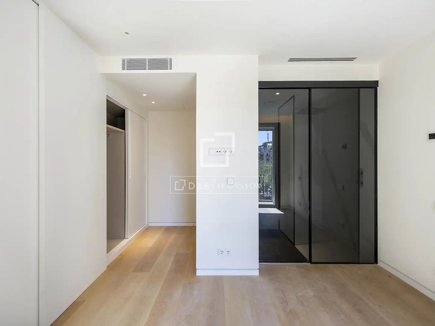 Habitación de Piso en venta en Barcelona con Aire acondicionado, Terraza y Piscina