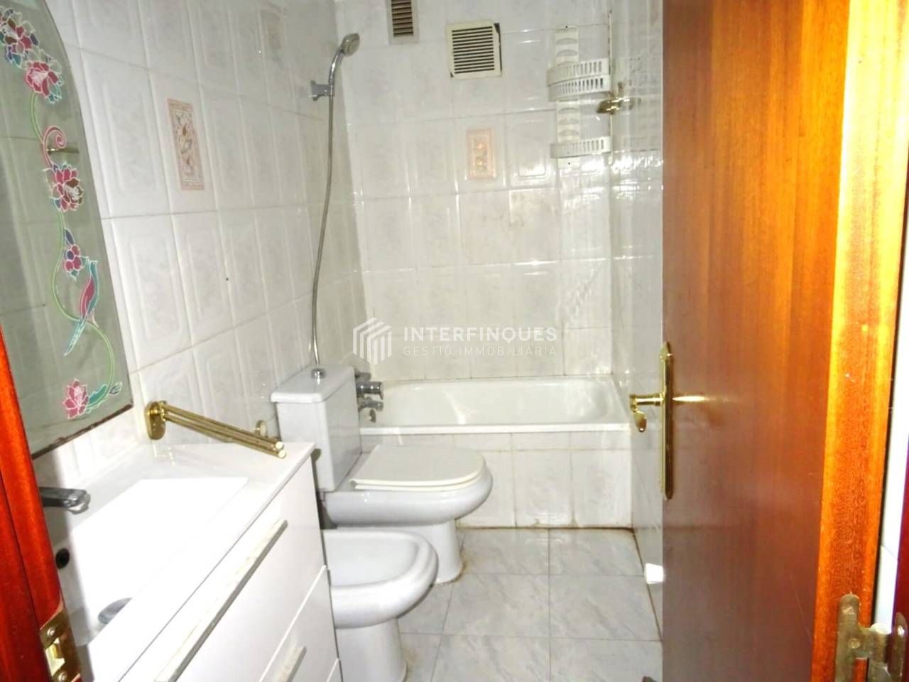 Bany de Pis en venda en Mataró amb Calefacció i Balcó