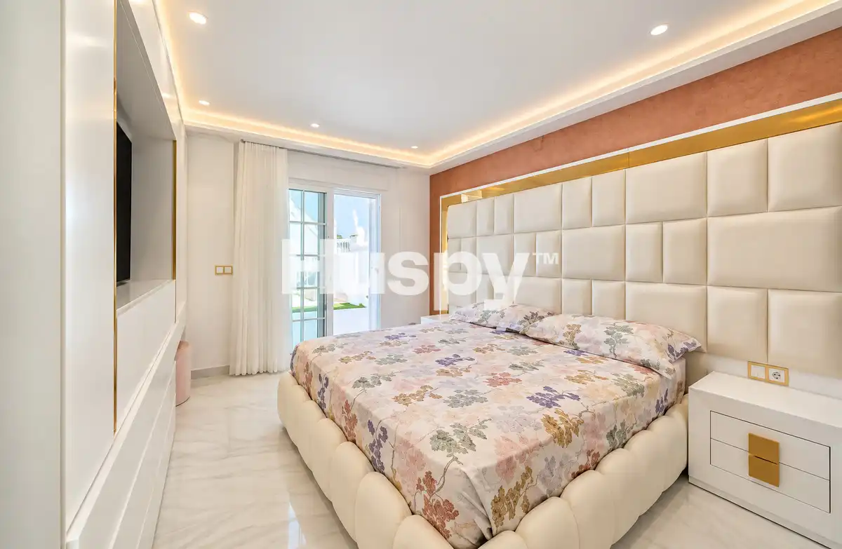 Semi-detached house with terrace for sale in Calle Liverpool, imagen 11