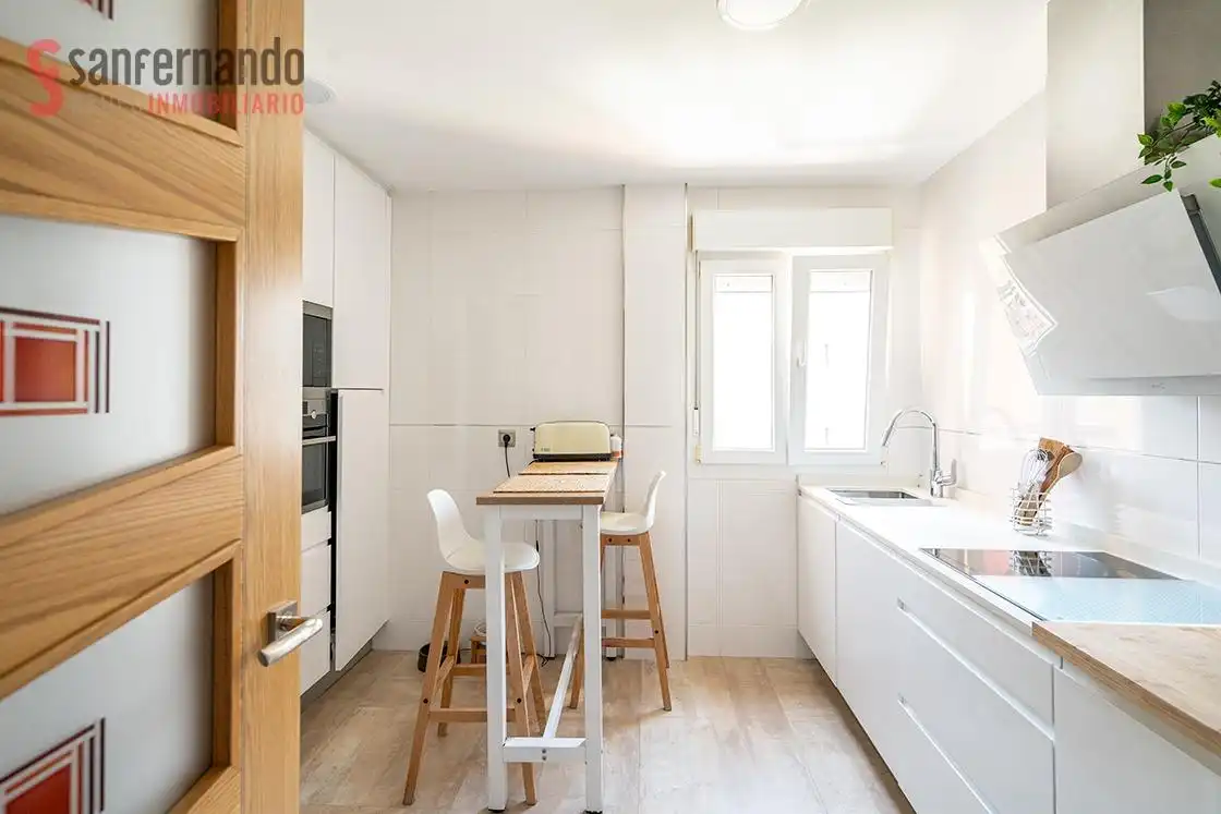 Cocina de Piso en venta en Santander con Calefacción