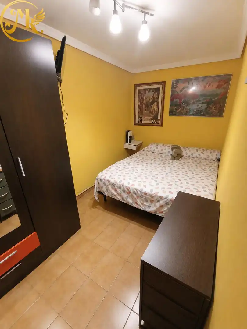 Habitación de Casa adosada en venta en Santander