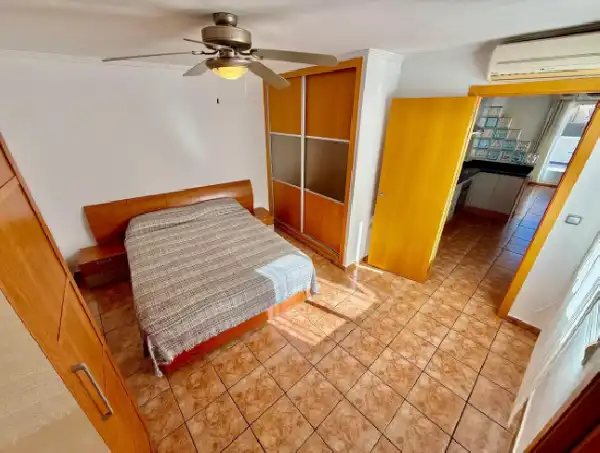 Habitación de Ático en venta en Elche / Elx con Aire acondicionado, Terraza y Trastero