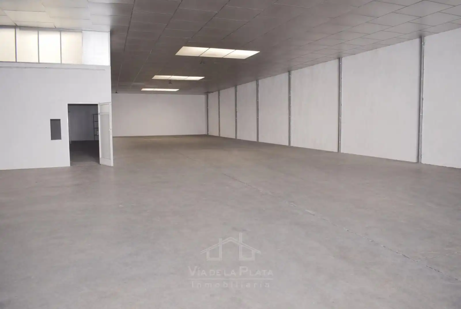 Industrial building for sale in Villares de la Reina, imagen 3