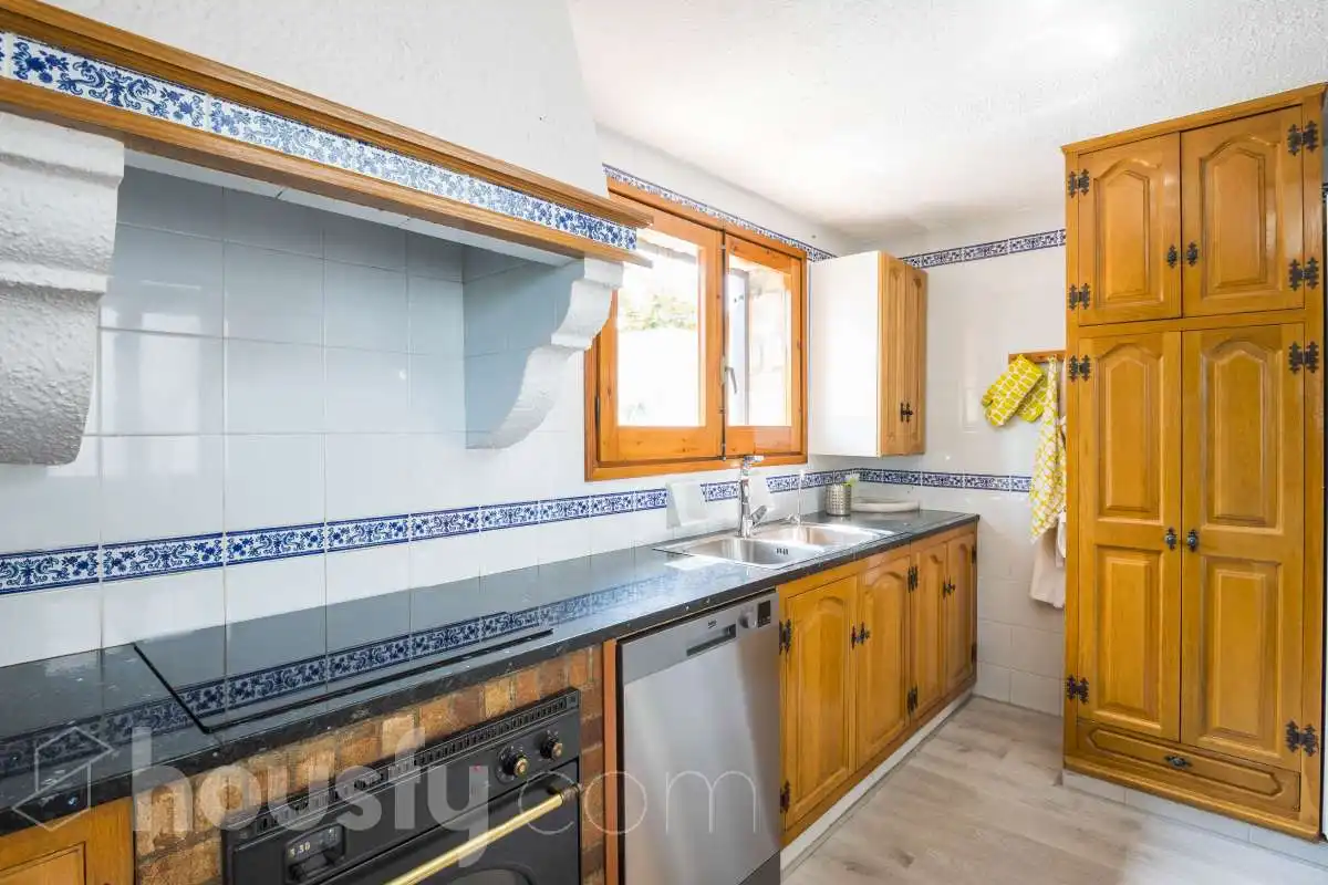 Cuina de Casa o xalet en venda en Mediona amb Aire condicionat, Calefacció i Jardí privat