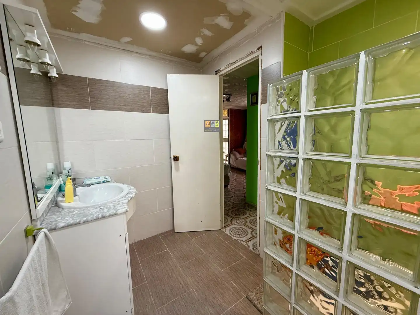 Bathroom of Apartments for sale in Benidorm  with Terrace and Furnished