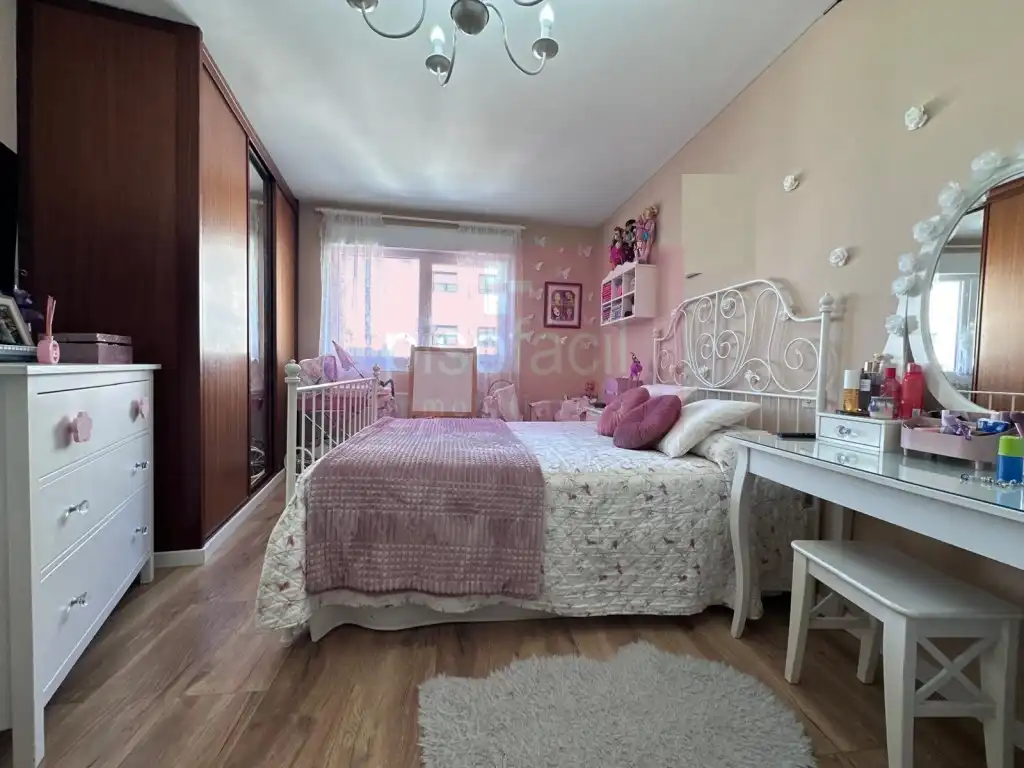 Bedroom of Flat for sale in Lugo