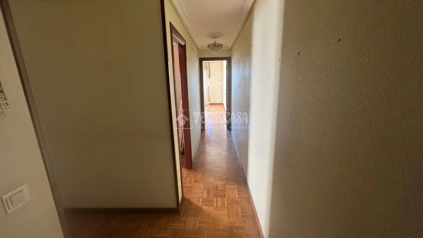 Wohnung zum Verkauf in Palencia Capital mit Heizung, Parkett und Terrasse