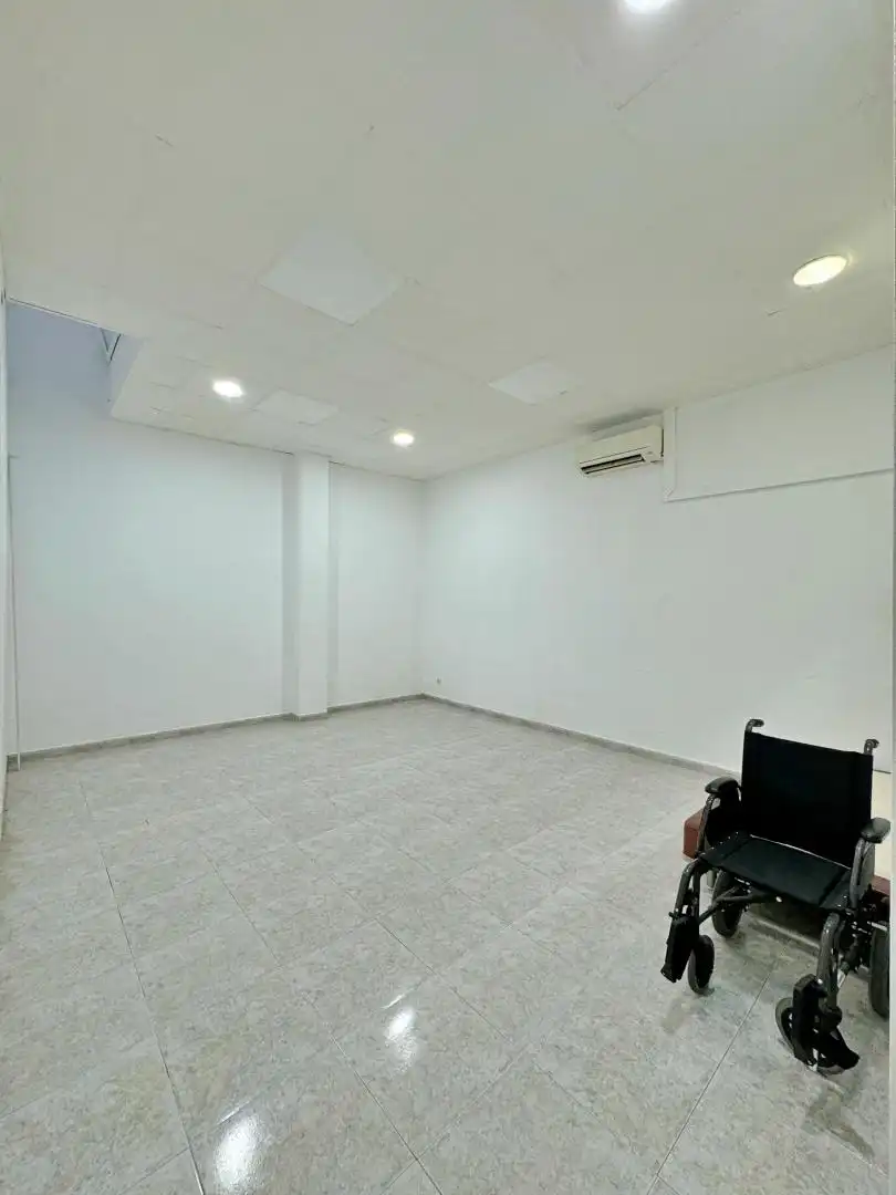 Local comercial en venda a Centre, imagen 8