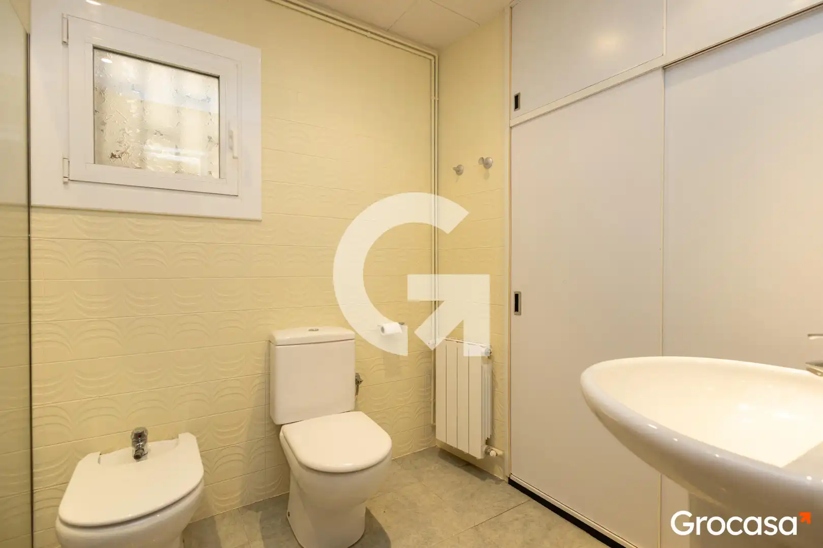 Baño de Piso en venta en Sant Vicenç Dels Horts con Calefacción, Terraza y TV