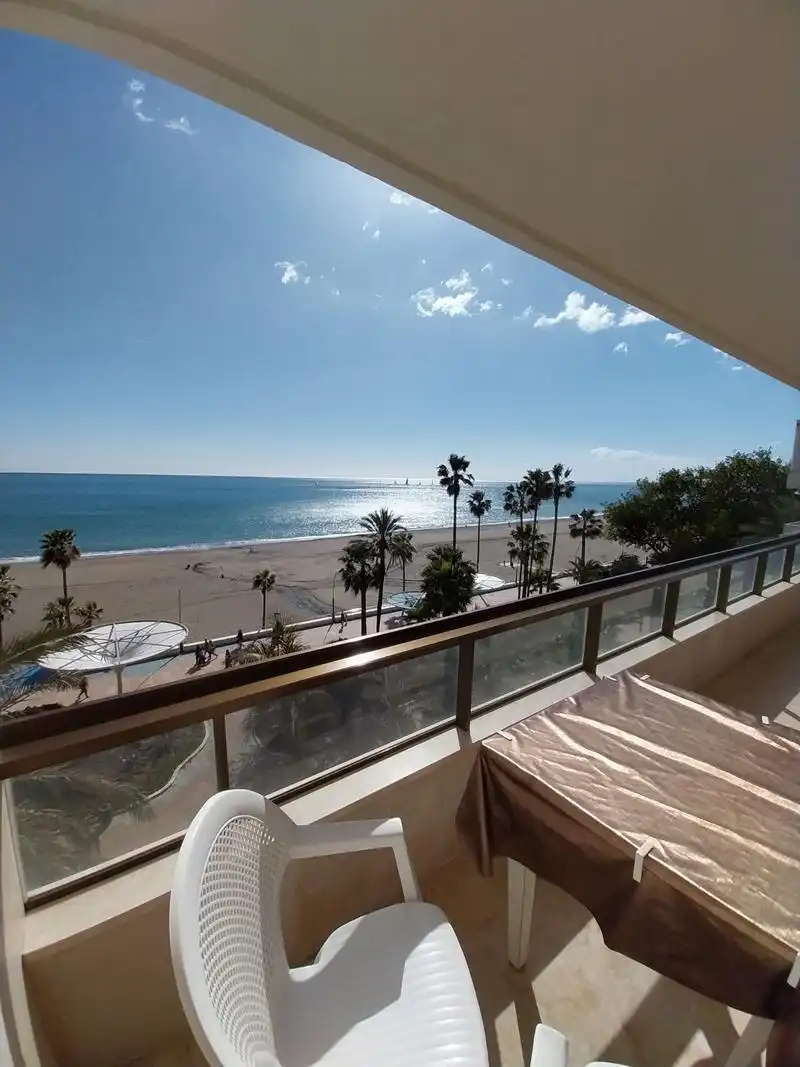 Habitación de Piso de alquiler en Estepona con Terraza