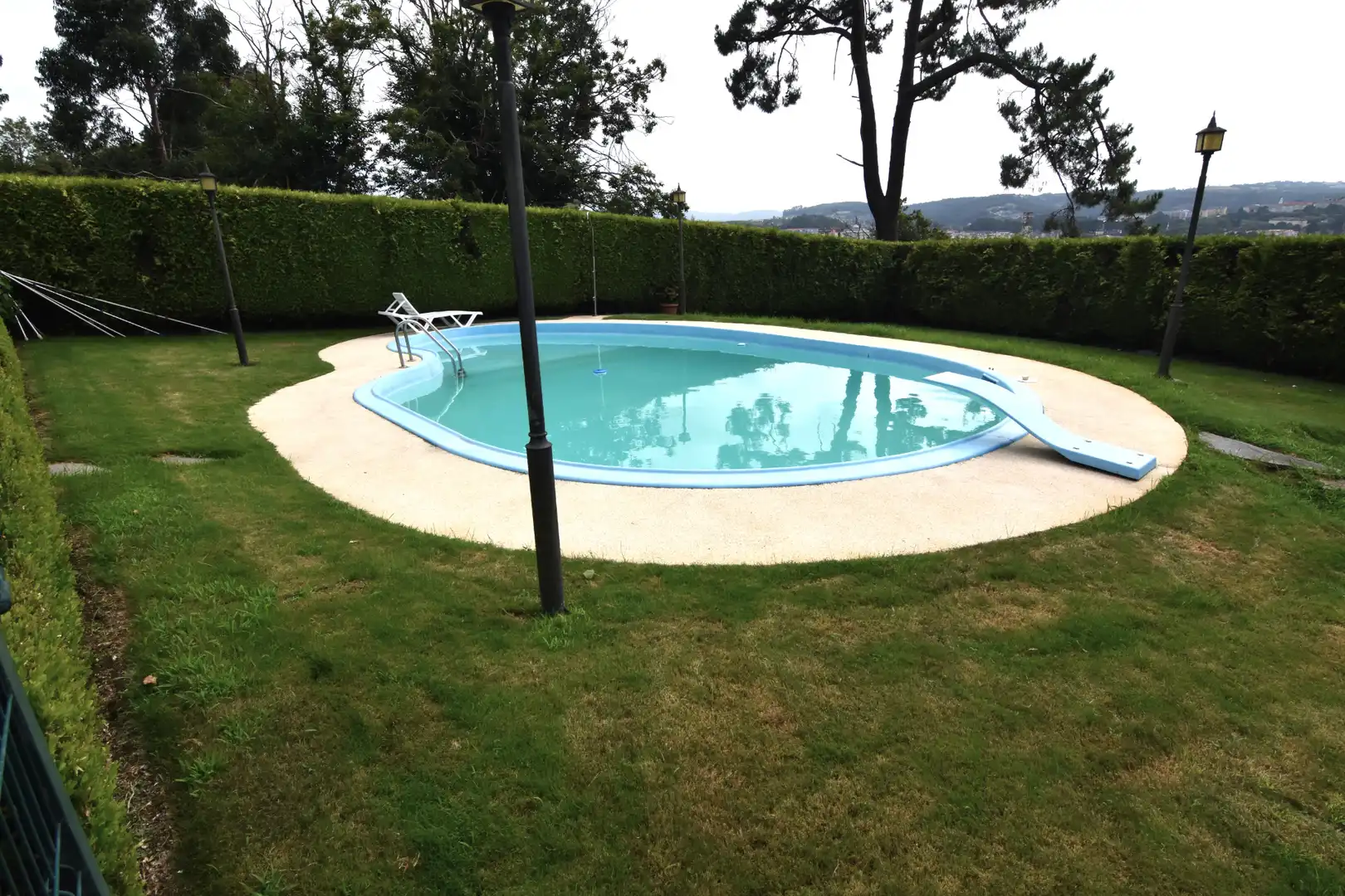 Piscina de Casa o chalet en venta en Oleiros con Calefacción, Jardín privado y Parquet