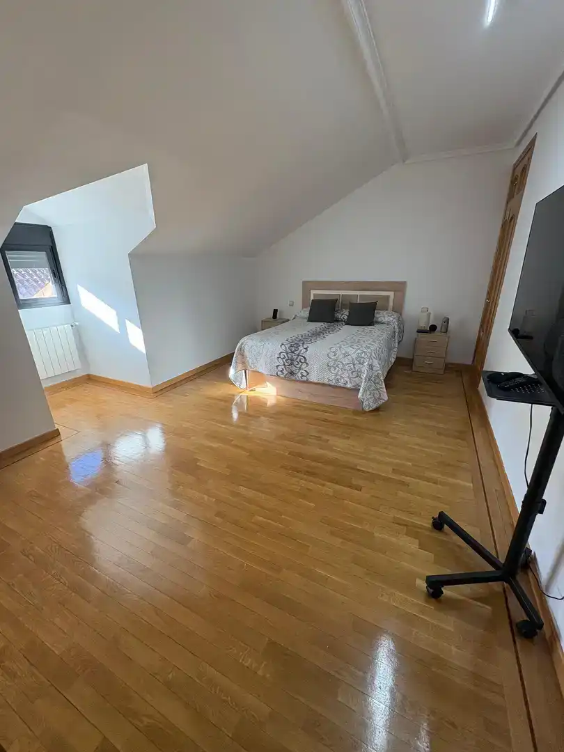 Schlafzimmer von Maisonette zum Verkauf in Fuenlabrada mit Parkett, Abstellraum und Möbliert