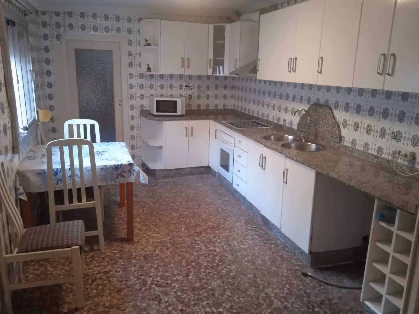 Cuina de Casa adosada en venda en La Unión amb Aire condicionat