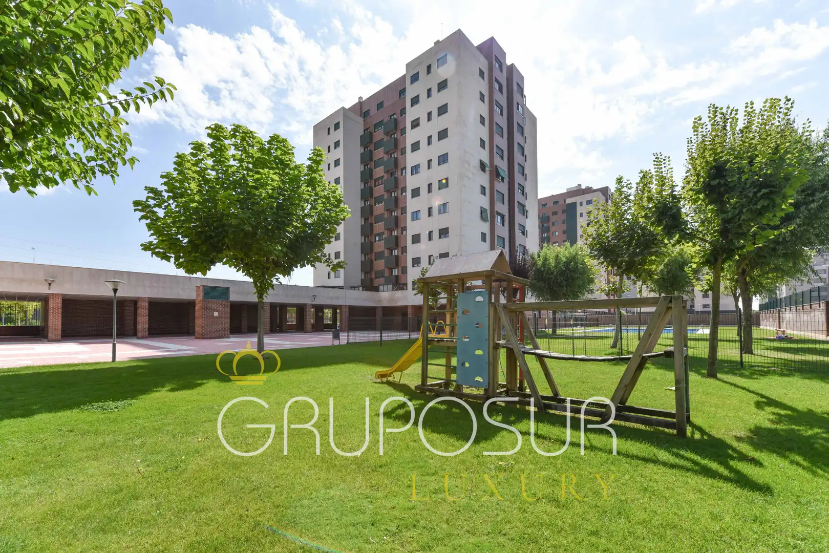 Vista exterior de Àtic en venda en Valladolid amb Calefacció, Parquet i Terrassa