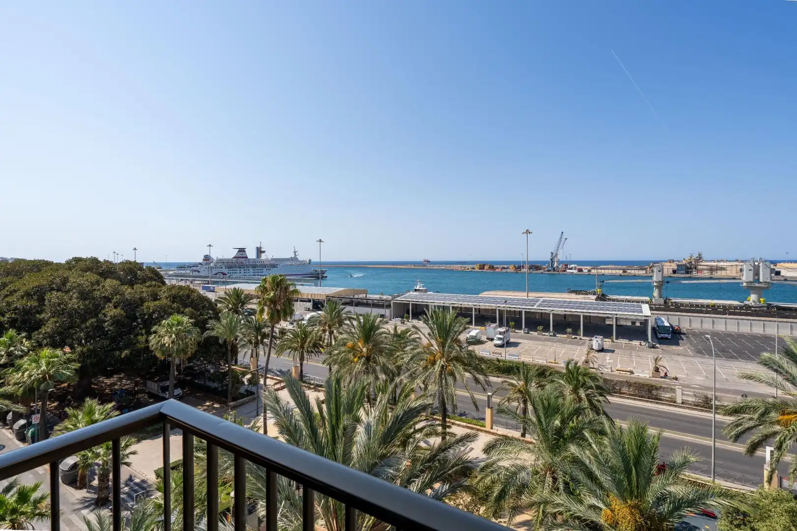 Außenansicht von Wohnung zum Verkauf in Almería mit Klimaanlage, Heizung und Balkon