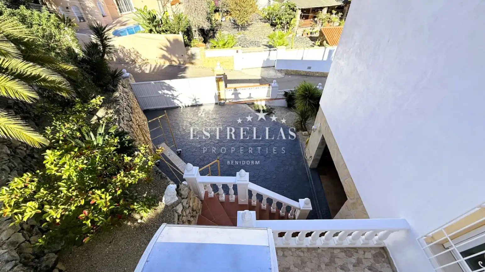Vista exterior de Casa o xalet en venda en La Nucia amb Aire condicionat, Calefacció i Jardí privat