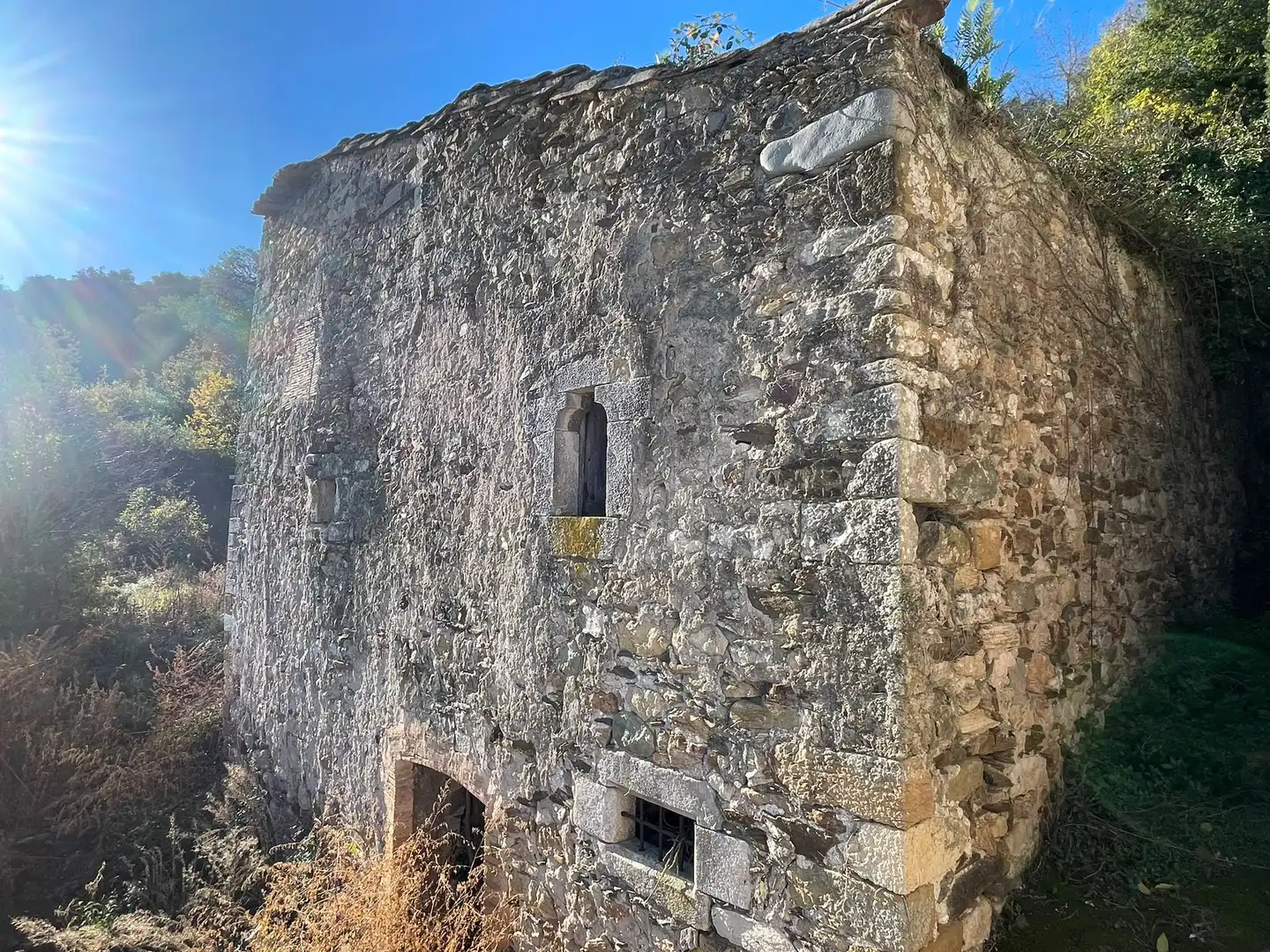 Außenansicht von Country house zum Verkauf in Sant Julià de Ramis mit Privatgarten