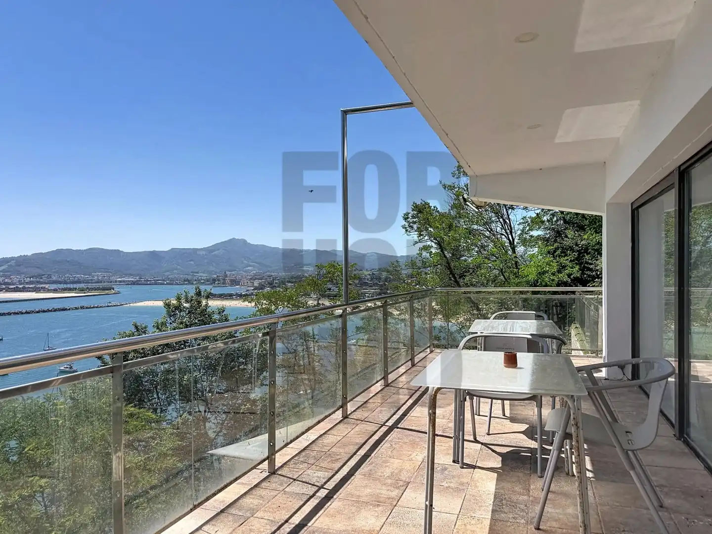 Terrasse von Einfamilien-Reihenhaus zum Verkauf in Hondarribia mit Terrasse, Abstellraum und Balkon