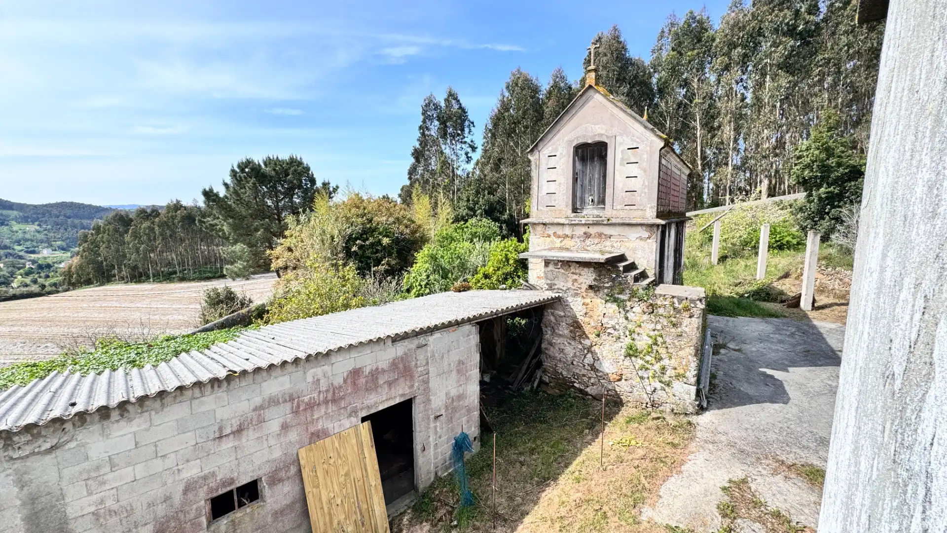 Vista exterior de Casa o chalet de alquiler en Carballo con Parquet, Trastero y Amueblado