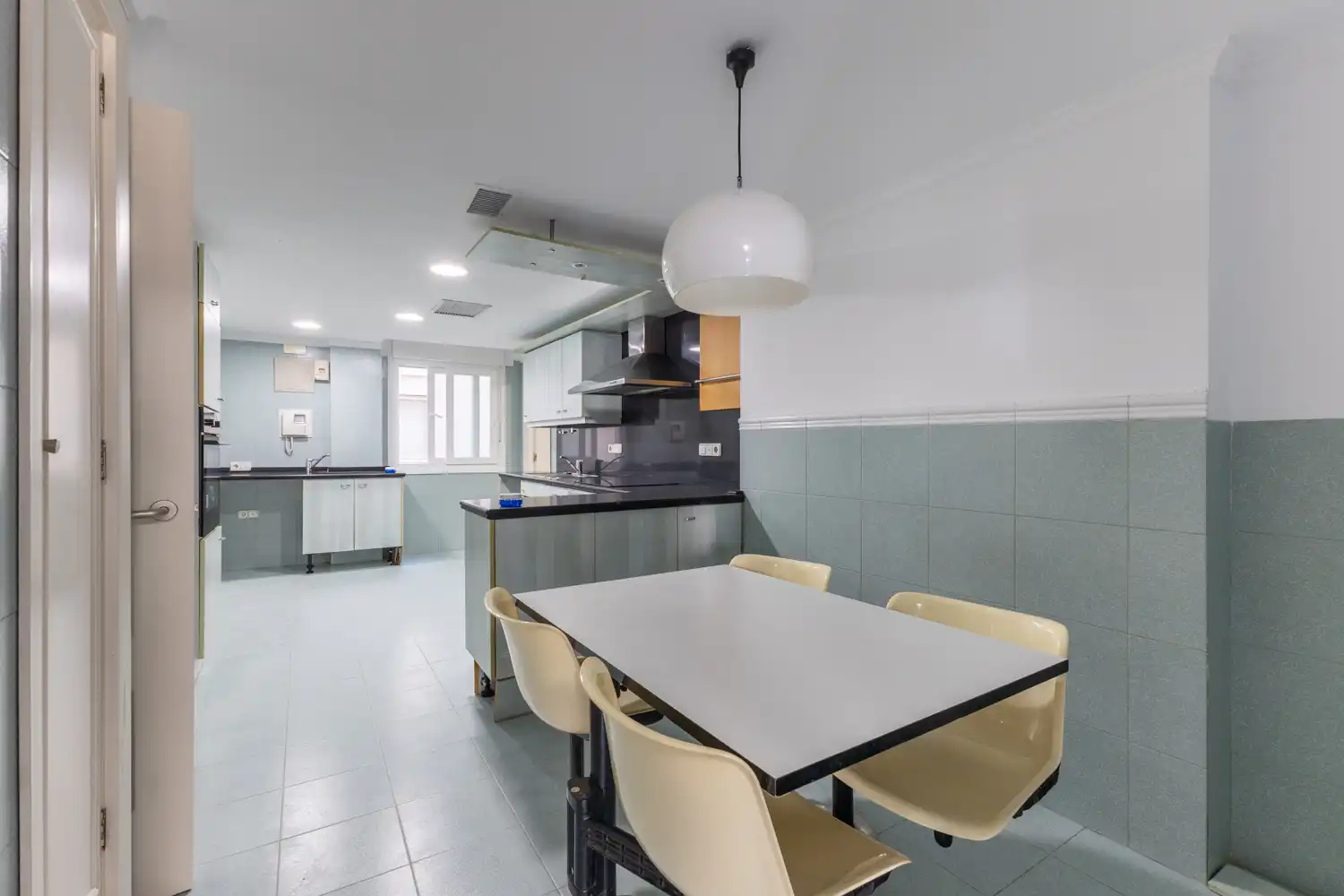 Kitchen of Flat for sale in Valencia  with Air Conditioner, Heating and Balcony