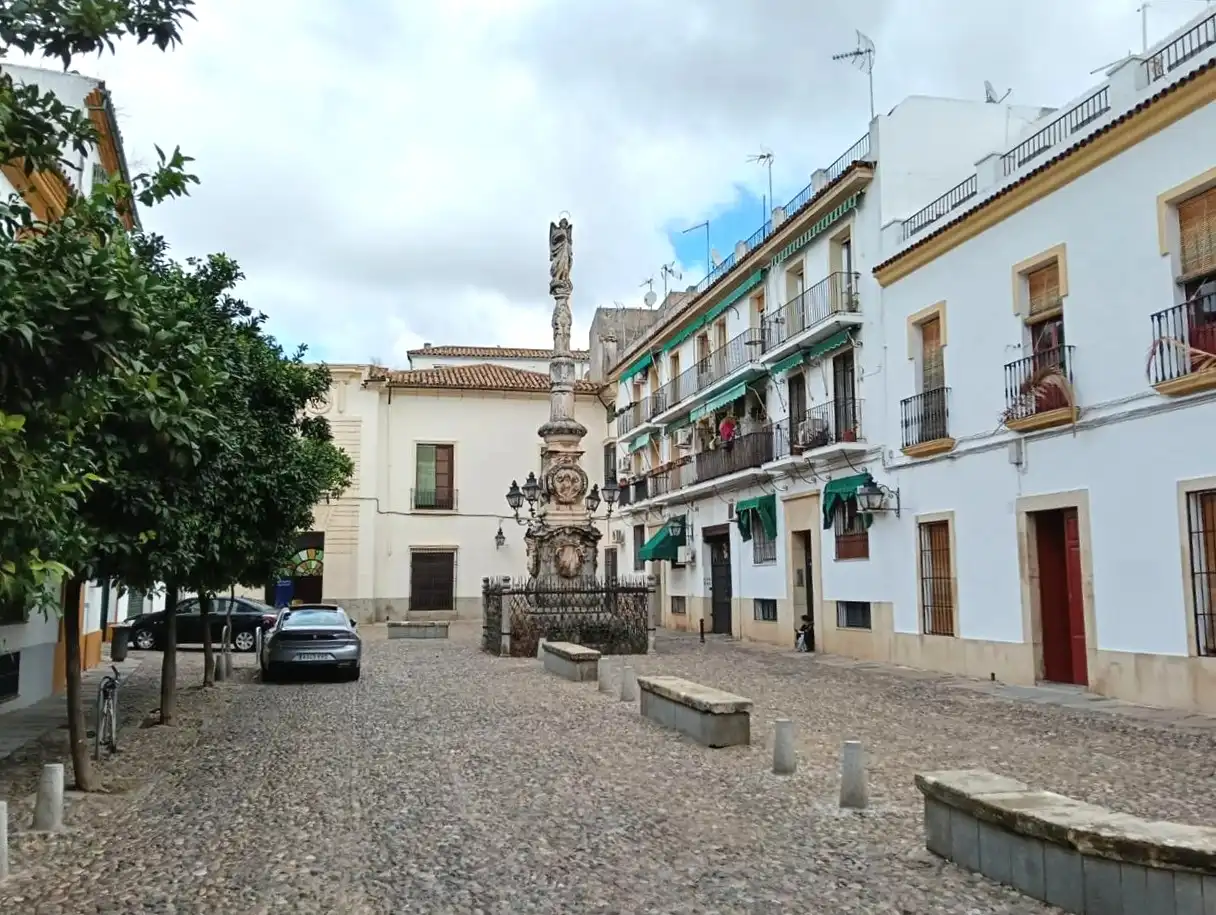 Vista exterior de Pis en venda en Córdoba