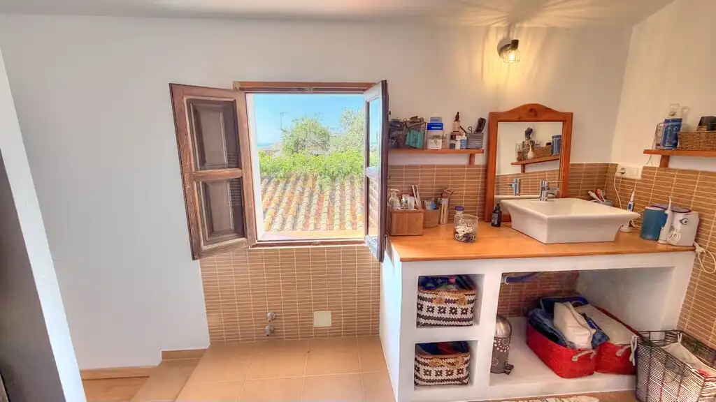 Bany de Finca rústica en venda en Vélez-Málaga amb Aire condicionat, Jardí privat i Terrassa