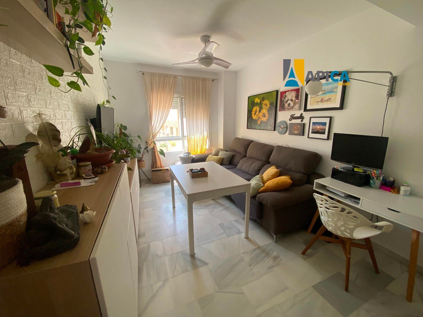 Sala d'estar de Pis en venda en El Puerto de Santa María amb Aire condicionat i Terrassa