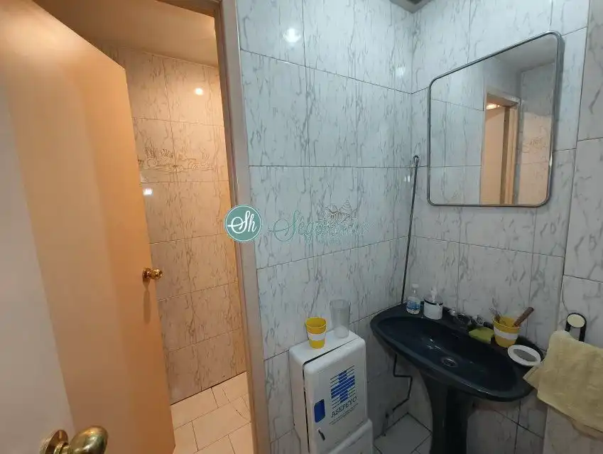 Bathroom of Commercial properties for rent in Segovia  with Air Conditioner