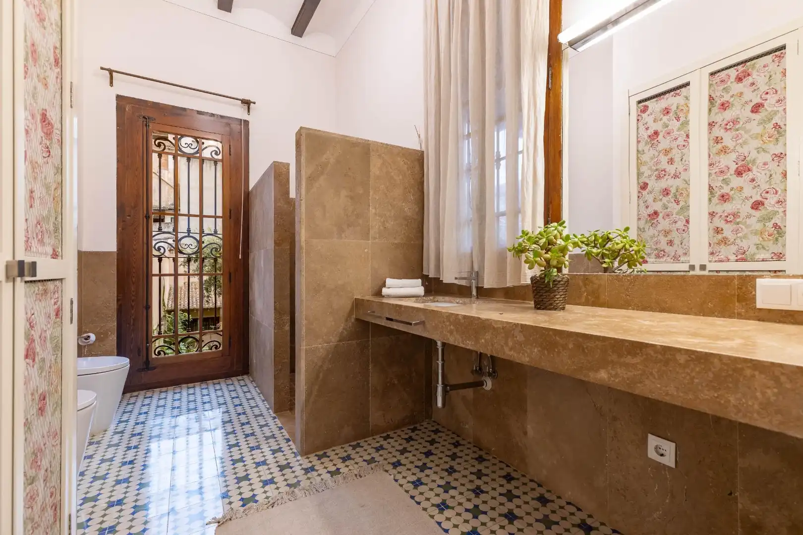 Bathroom of Houses for sale in Xàtiva  with Air Conditioner, Private garden and Terrace