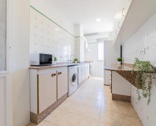 Kitchen of Apartment to share in  Valencia Capital  with Furnished, Washing machine and Microwave