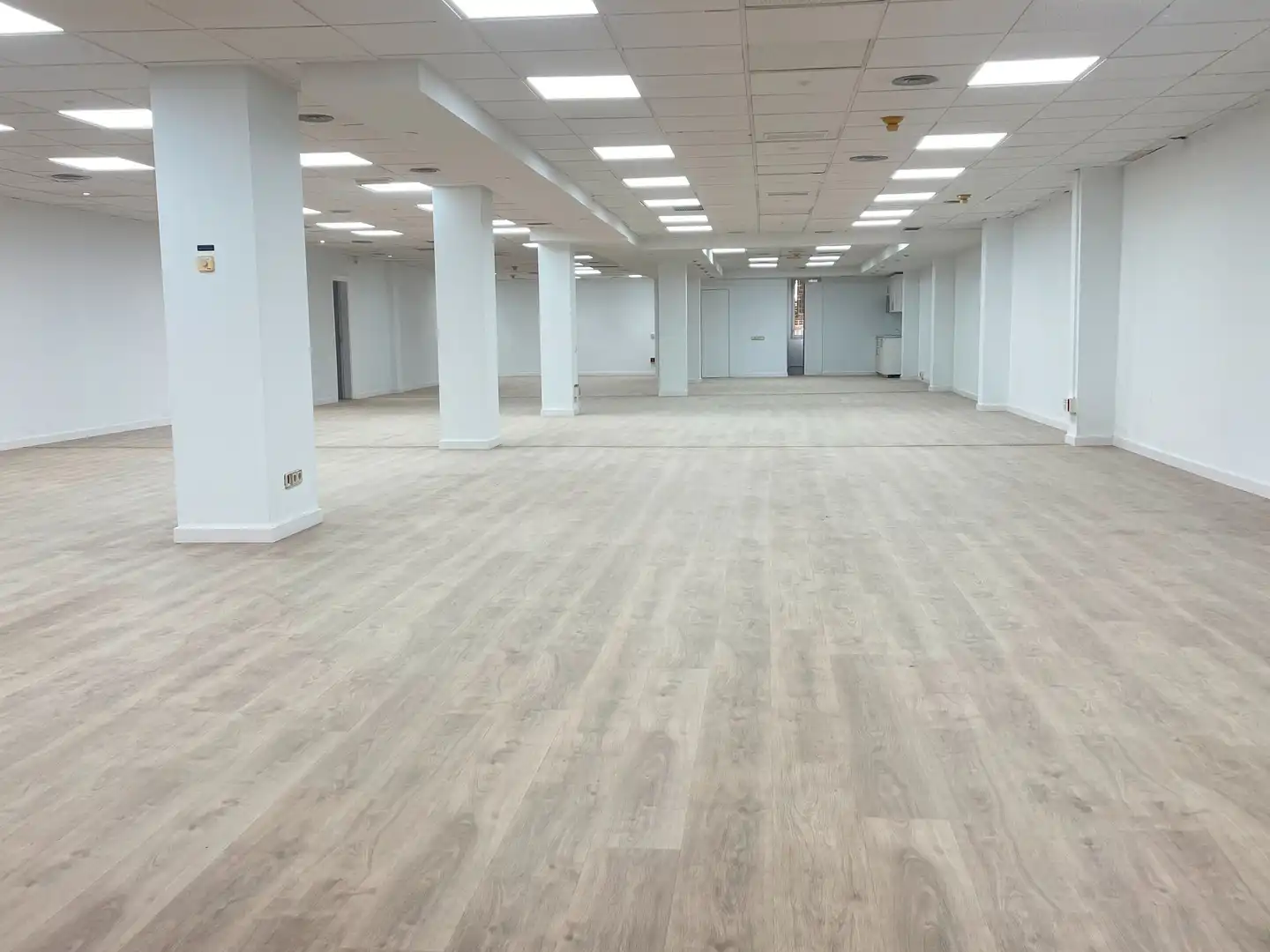 Office for rent in Barcelona  with Air Conditioner