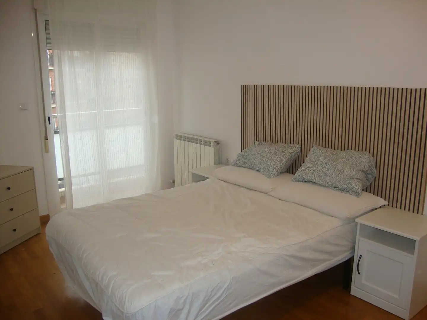 Bedroom of Apartments for rent in Zaragoza  with Heating, Parquet flooring and Furnished
