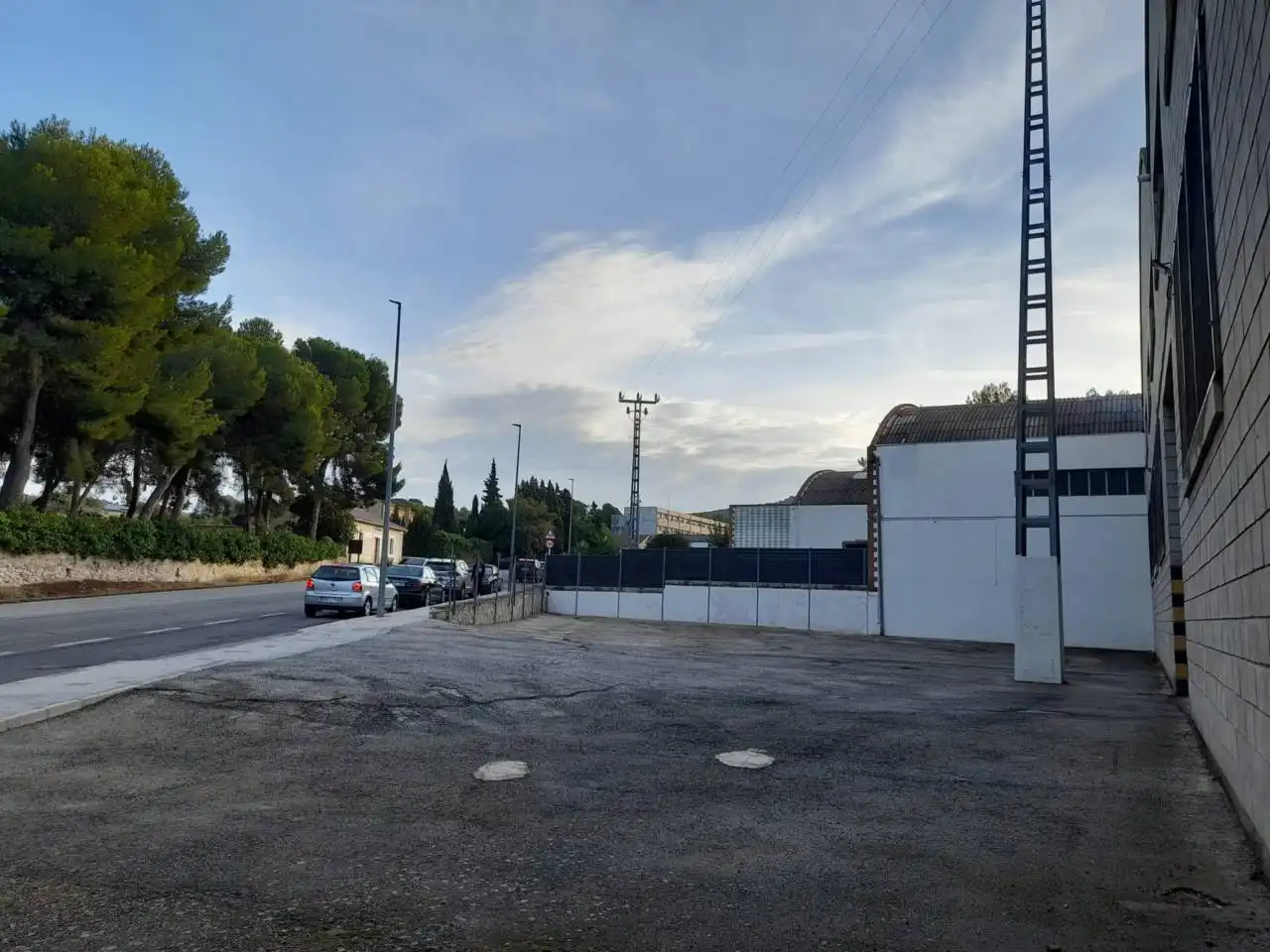 Aparcament de Nau industrial de lloguer en Biar, Alicante