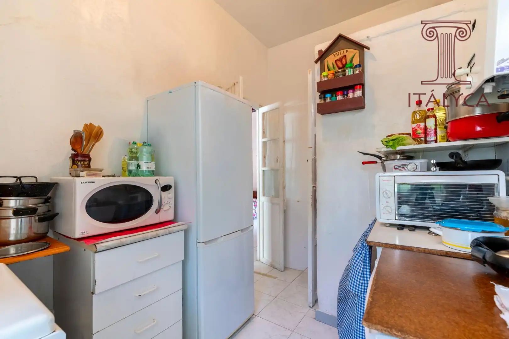 Cocina de Piso en venta en Sevilla con Aire acondicionado