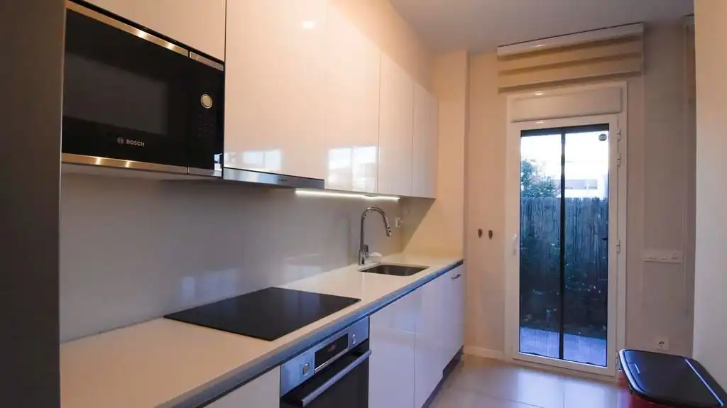 Küche von Wohnung zur Miete in Domeny