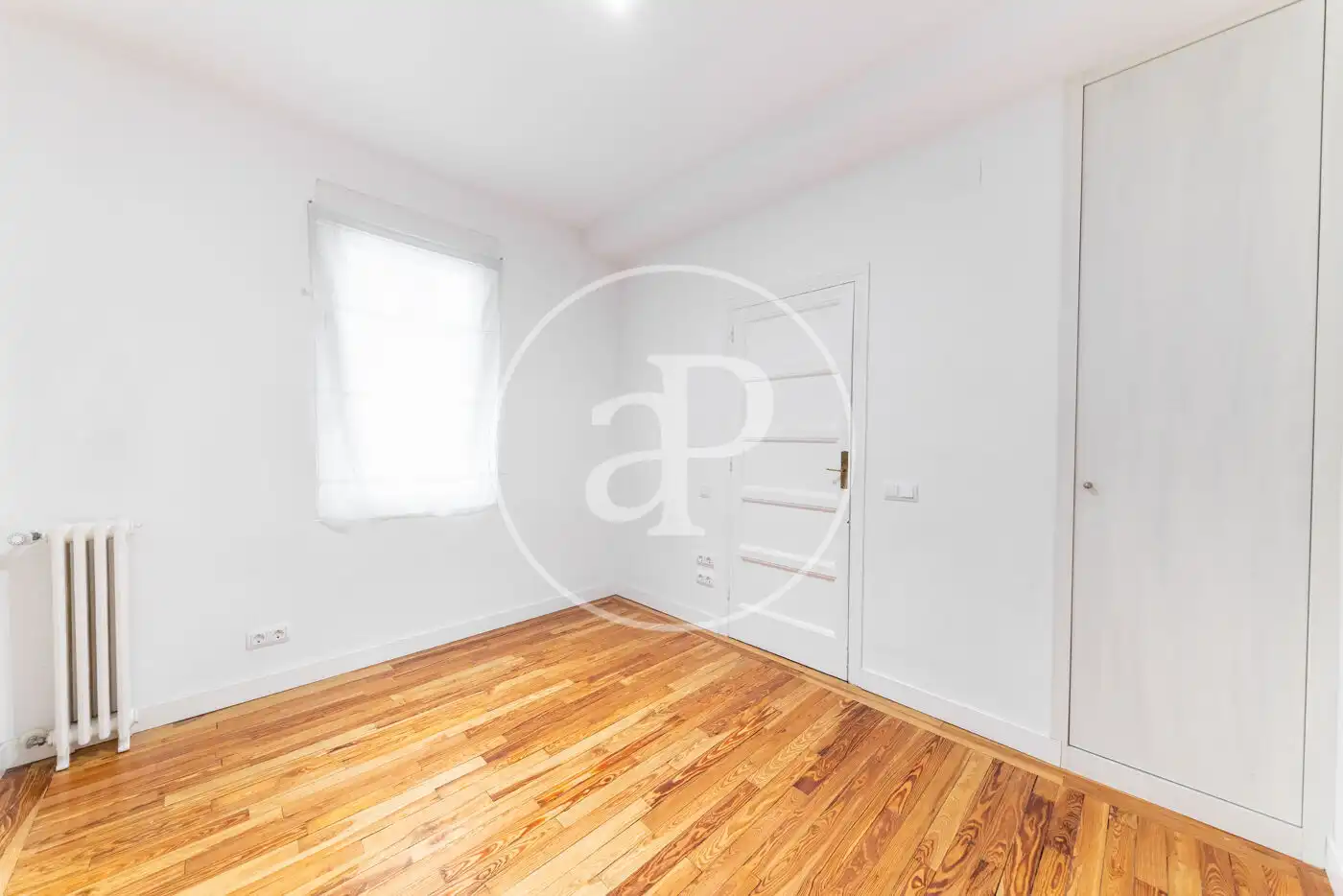 Bedroom of Flat for rent in Madrid  with Air Conditioner and Heating