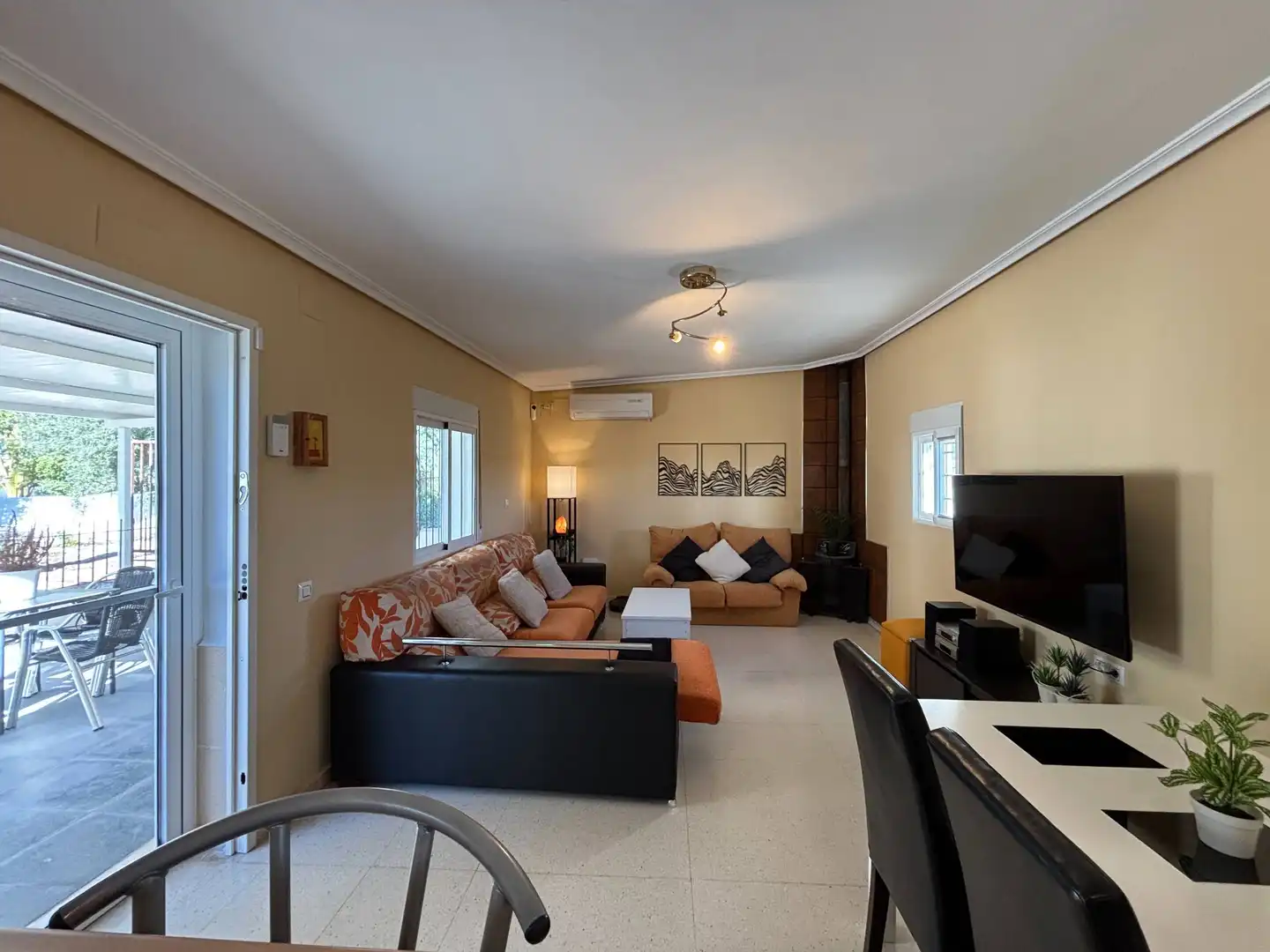Sala de estar de Casa o chalet en venta en Alicante / Alacant con Aire acondicionado, Jardín privado y Trastero