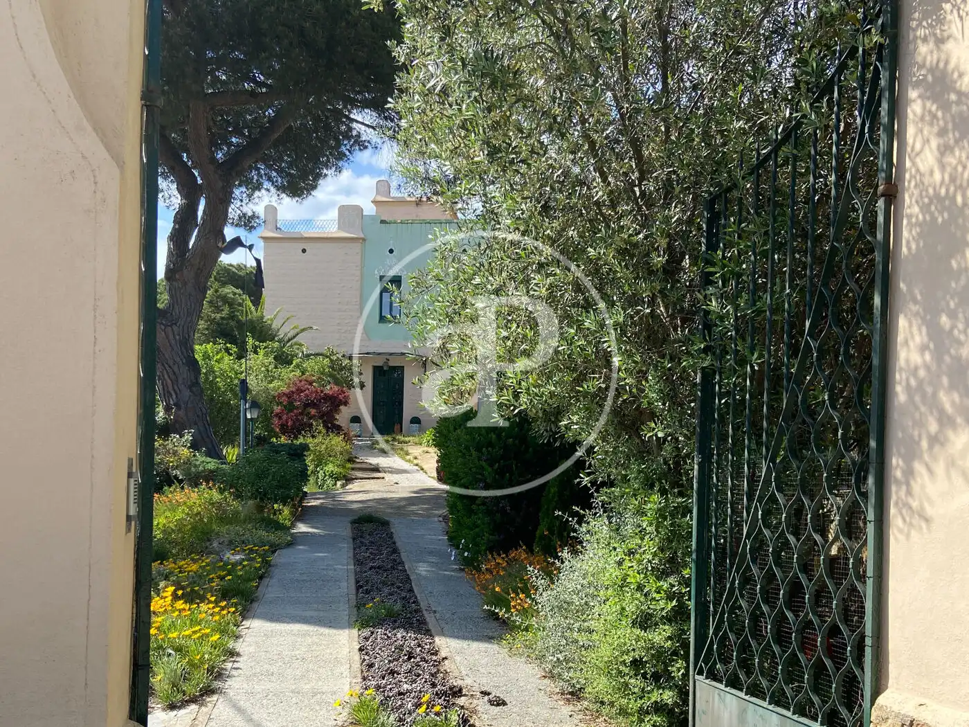 Vista exterior de Casa o chalet en venta en Barcelona con Calefacción, Jardín privado y Terraza